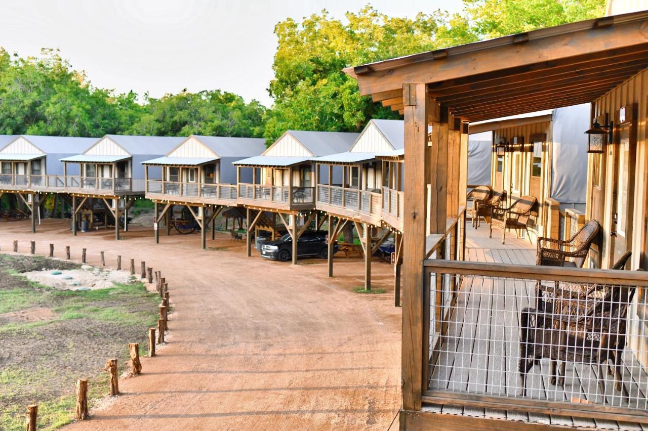 Son'S Rio Cibolo Birdhouse Cabin #11 Beautiful Creek Front Cabins And Cabanas! Villa Marion Exteriör bild